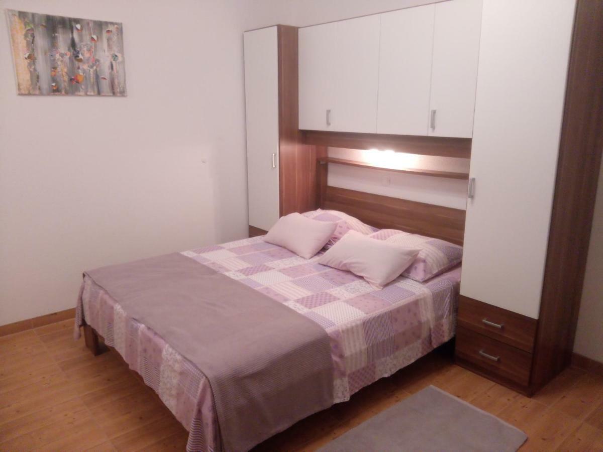 Apartman Lomar *