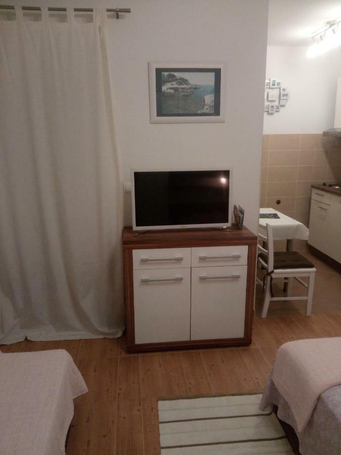 Lomar Apartman *